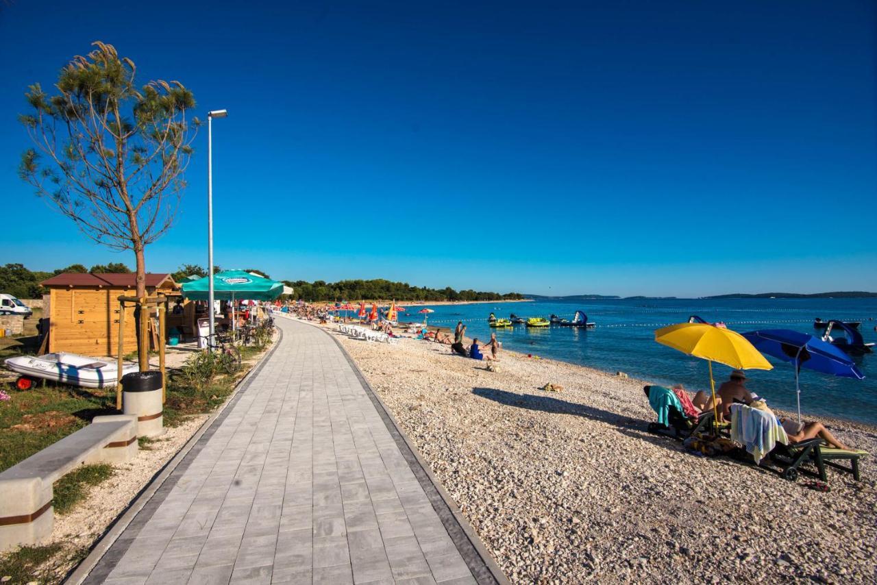 Teuta Apartments - A Beach And A Sea View Peroj Eksteriør billede