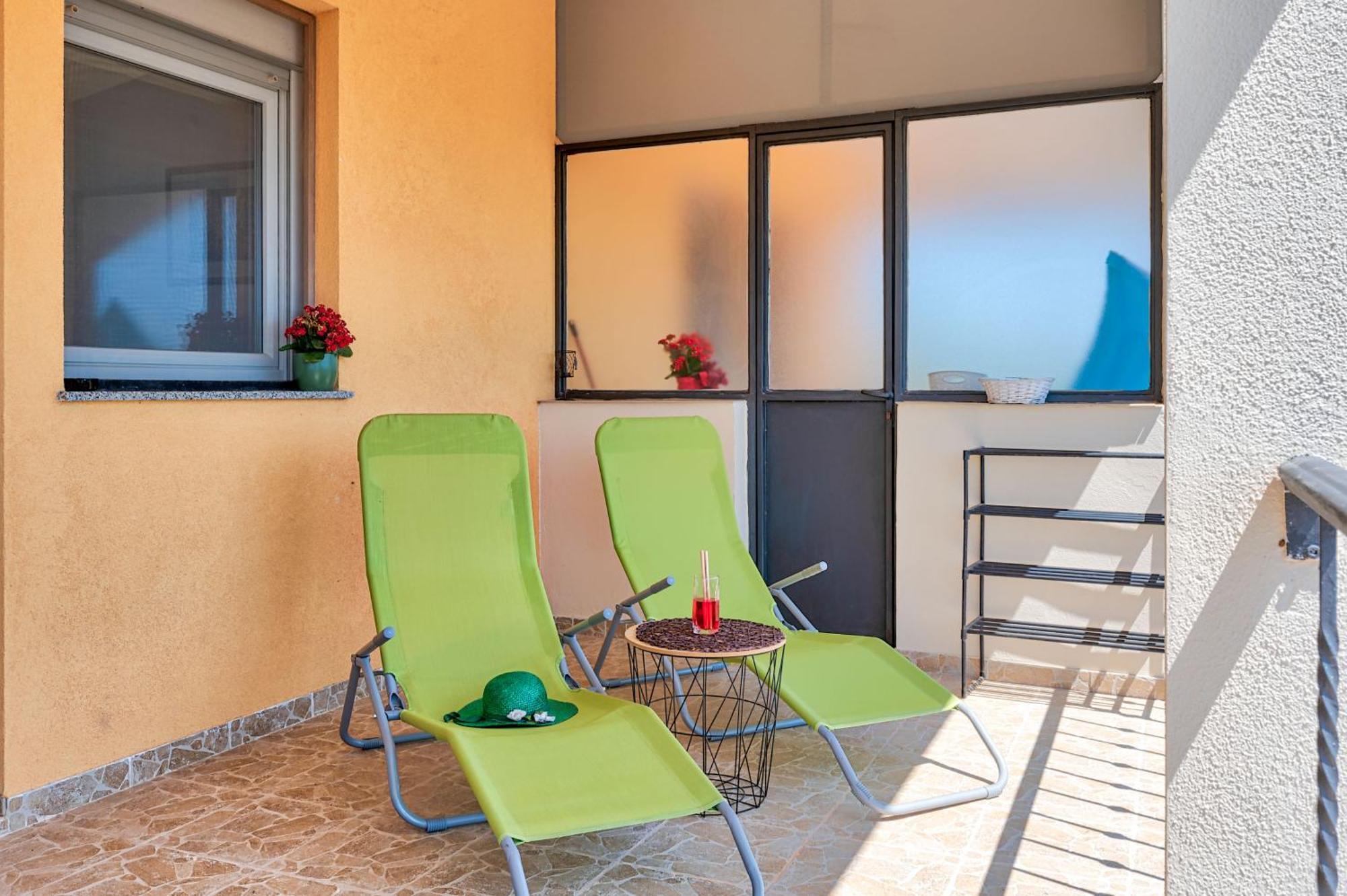 Teuta Apartments - A Beach And A Sea View Peroj Eksteriør billede