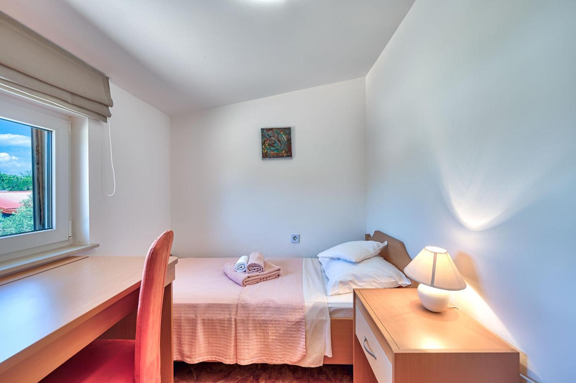 Teuta Apartments - A Beach And A Sea View Peroj Eksteriør billede
